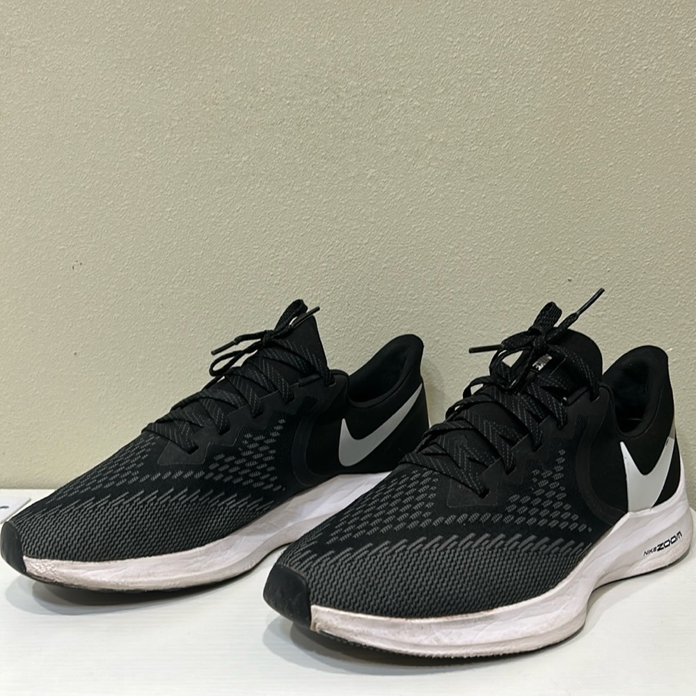 Zoom Winflo 6 'Dark Grey' OBO